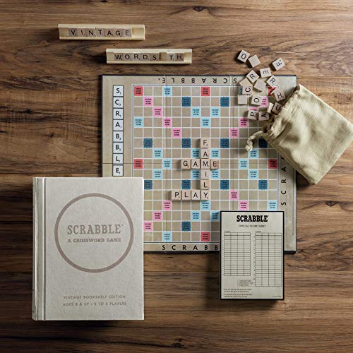 Colección de estanterías de juegos de mesa vintage Scrabble, Monopoly y Clue